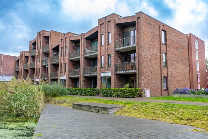 Foto 1 van Helper Westsingel 49-8