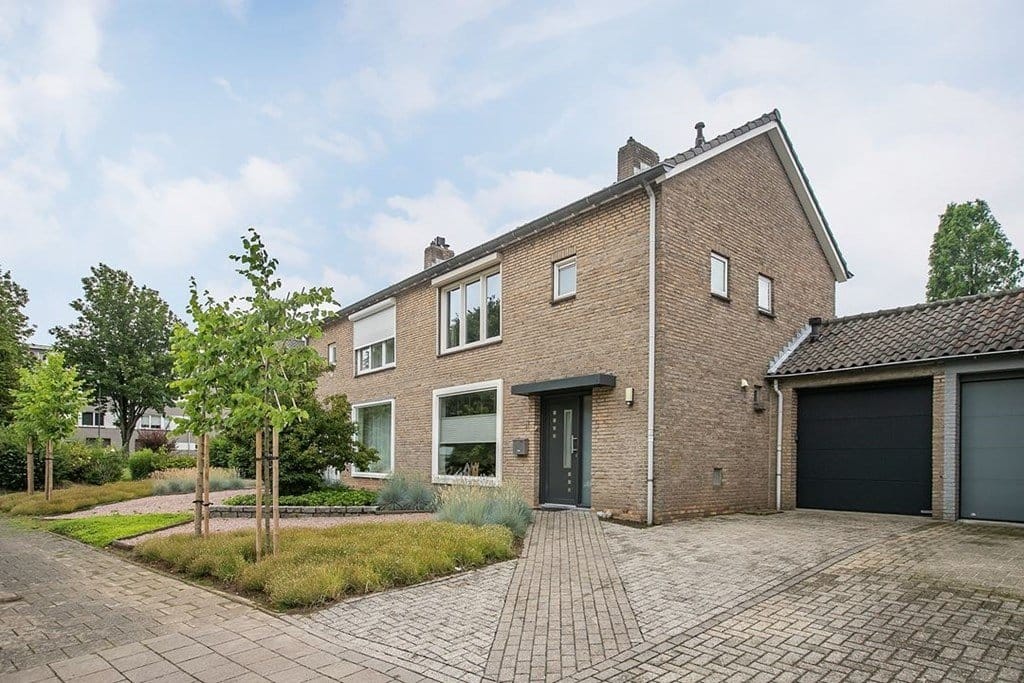 Foto 1 van Burg. Arnoldtsstraat 11