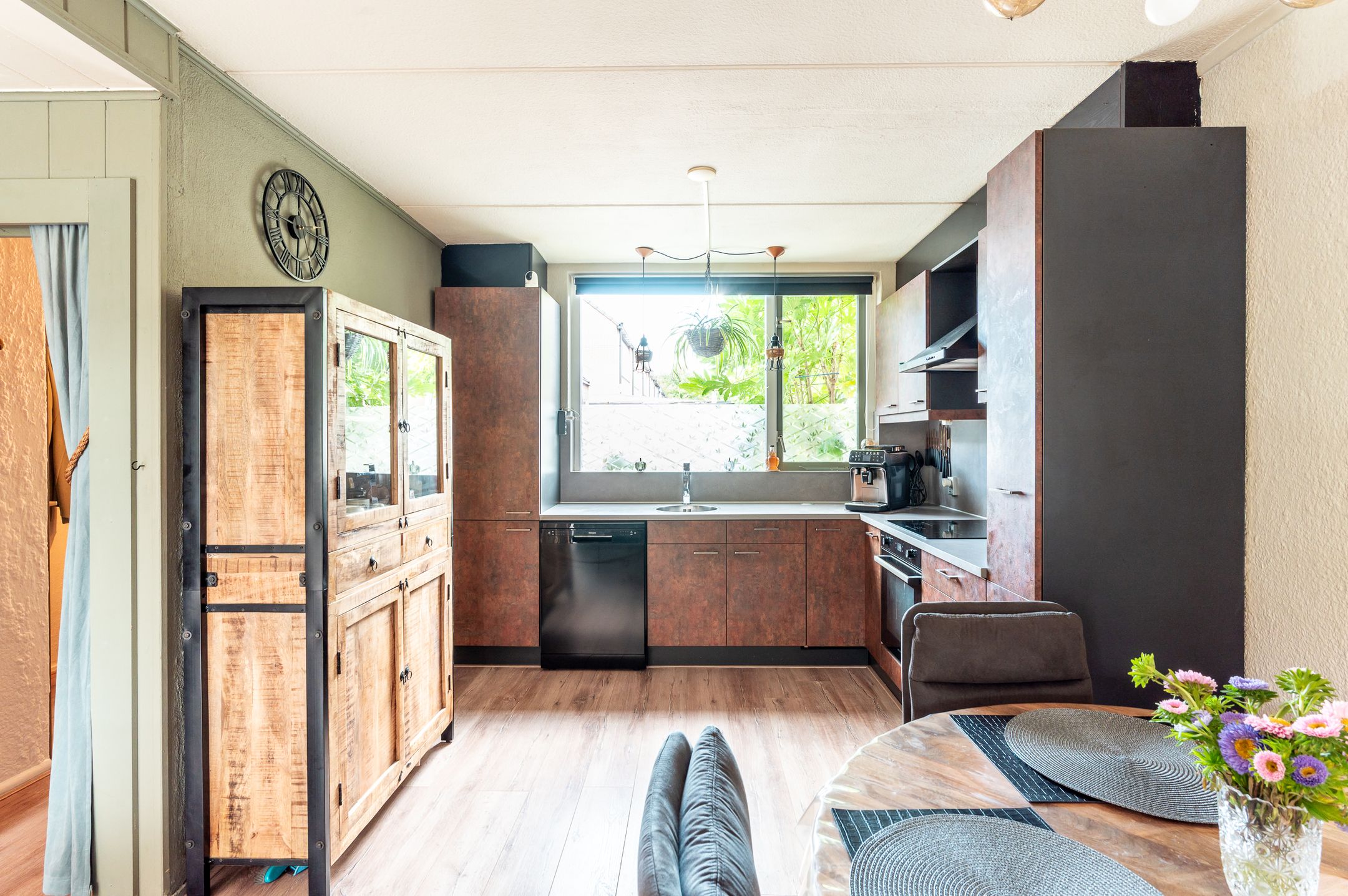 Foto 9 van Oostzeestraat 204