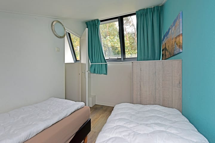 Photo 17 of Vennenbos 542