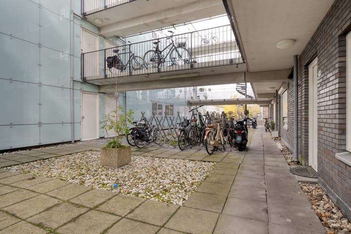 Photo 25 of Osdorper Ban 90-A8