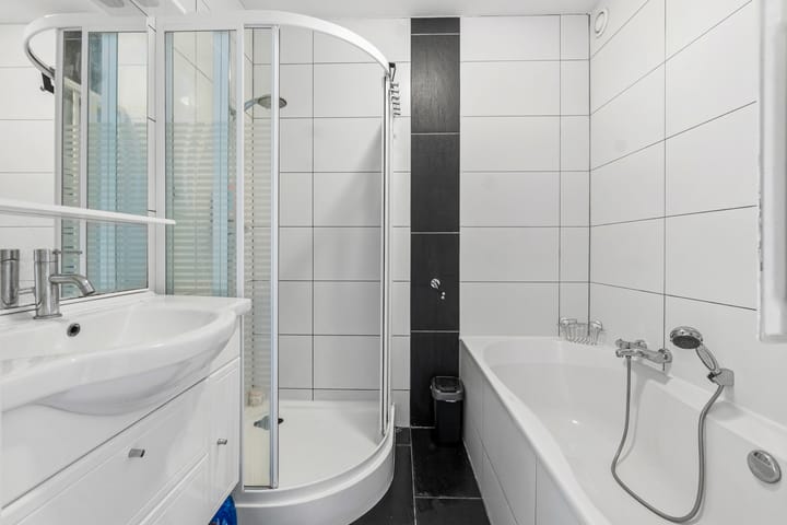 Photo 40 of Witte de Withlaan 22