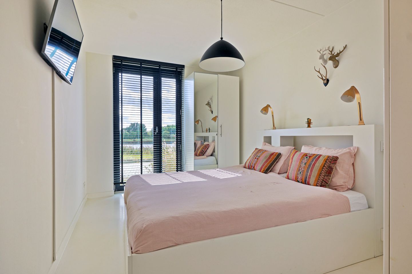 Foto 14 van Nico Jessekade 197