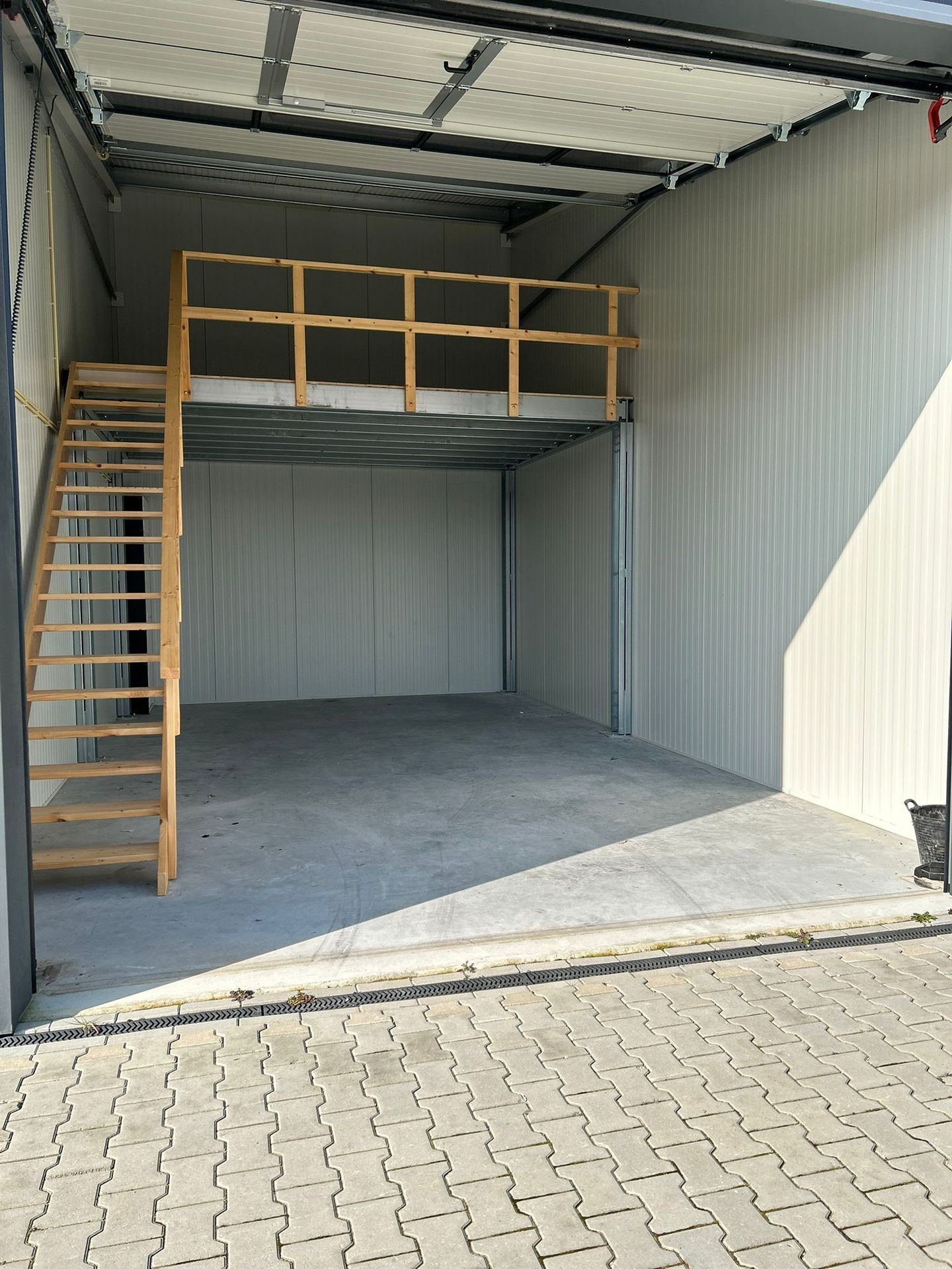 View photo 3 of Buizerd 5