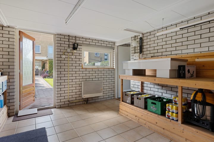 Photo 38 of Jeltingalaan 66