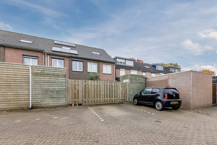 Foto 24 van Meidoorn 67