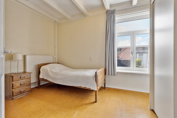 Foto 36 van Lange Brugstraat 9