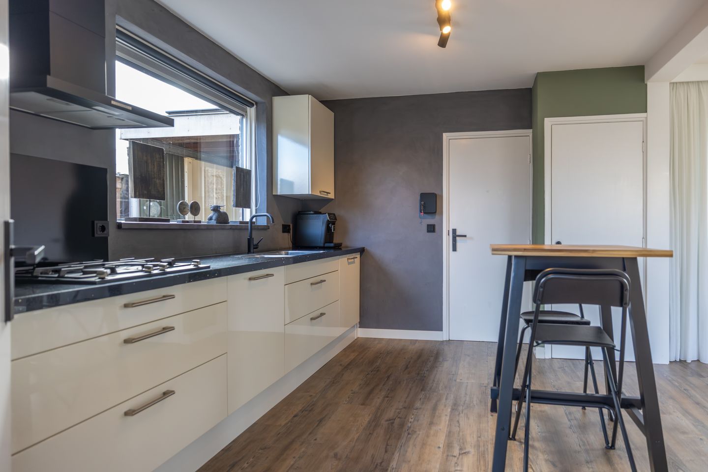 Foto 10 van Van Voortstraat 7