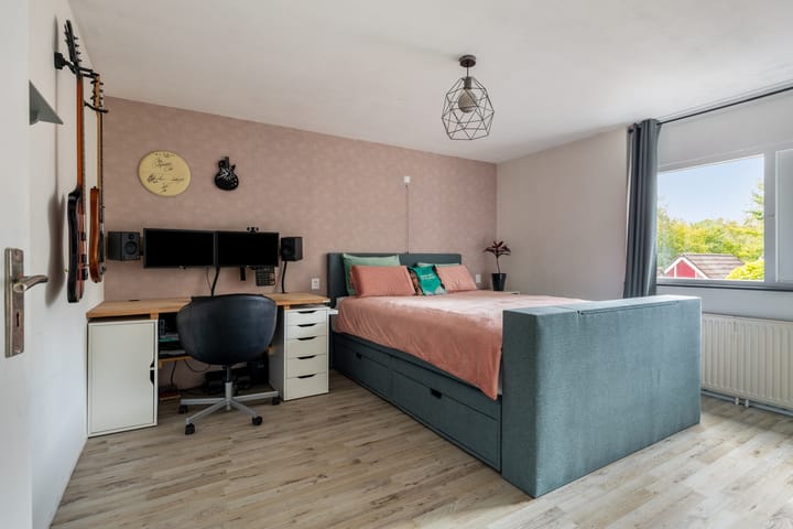 Foto 15 van Klagerstuin 95