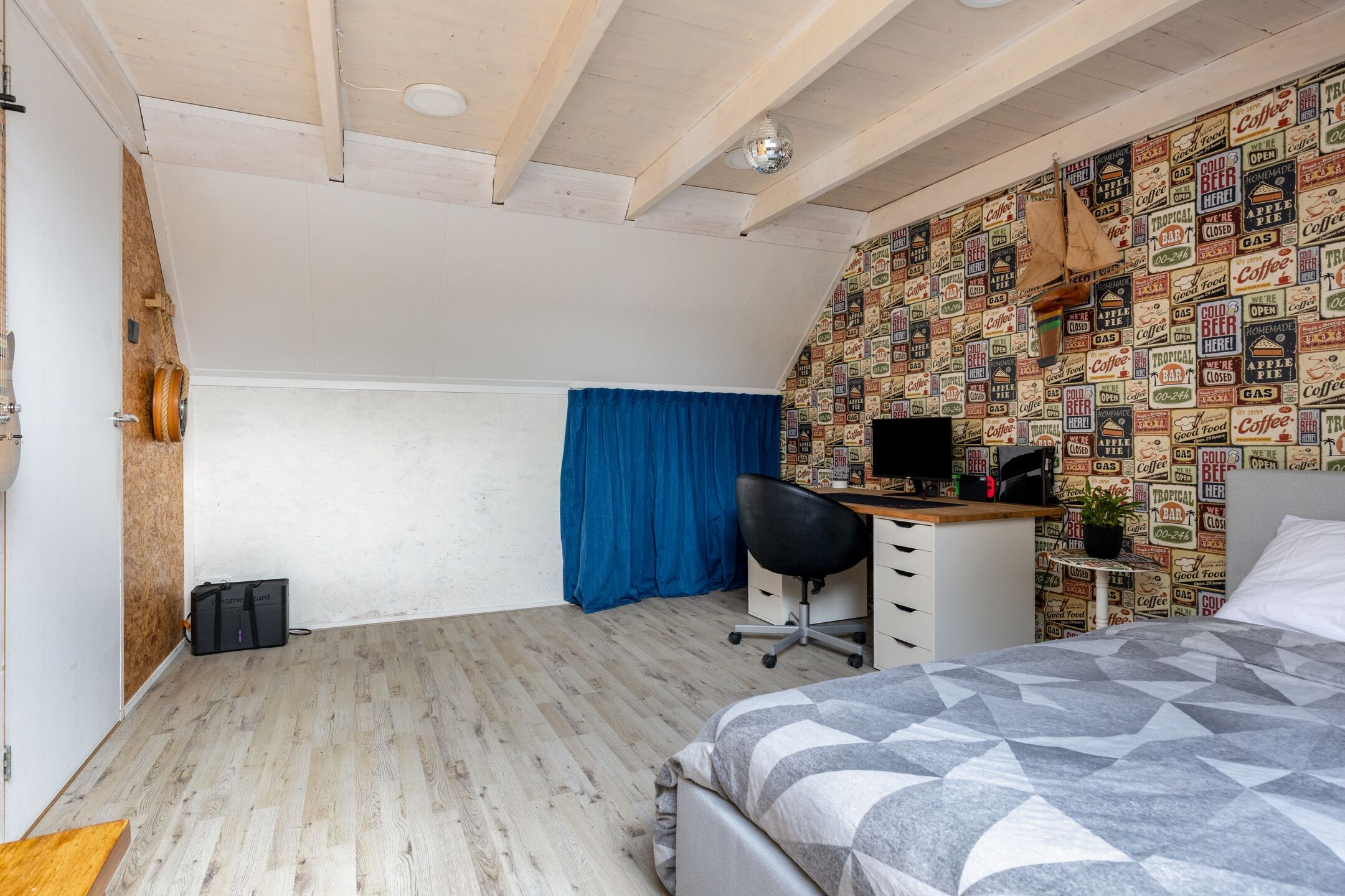 Foto 27 van Klagerstuin 95