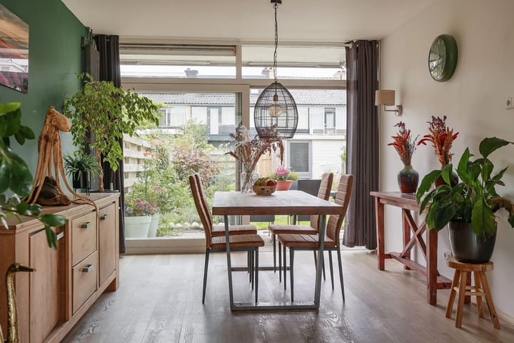 Photo 8 of Van 't Hoffstraat 15