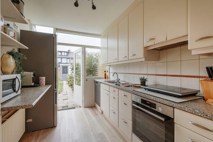 Photo 16 of Van 't Hoffstraat 15