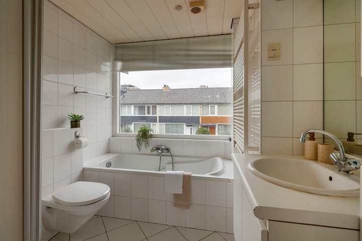 Photo 28 of Van 't Hoffstraat 15