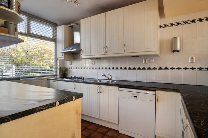 Photo 11 of Ir Leemansstraat 15