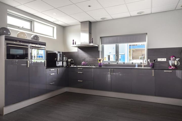 Photo 12 of Installatieweg 8