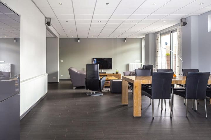 Photo 10 of Installatieweg 8