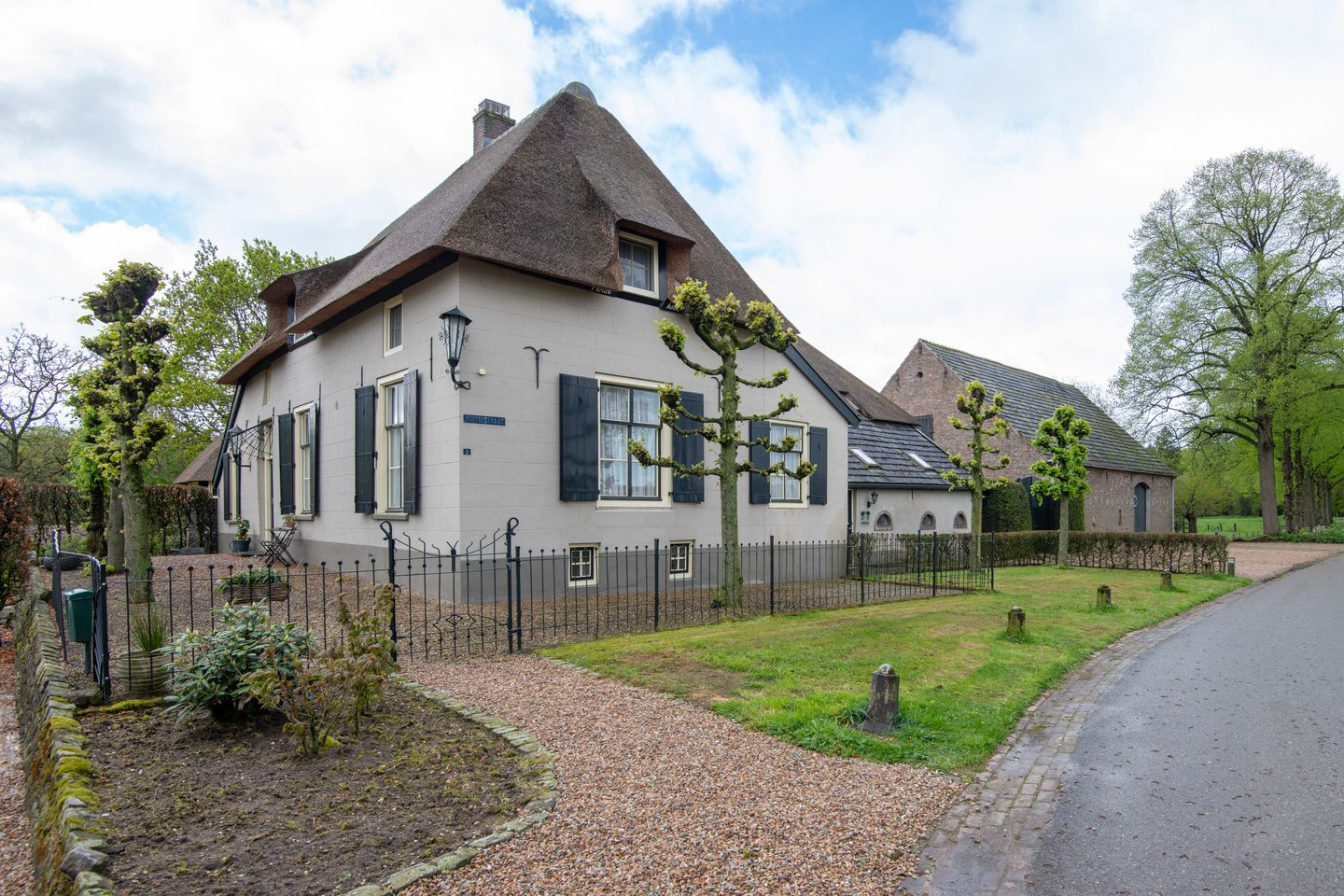 View photo 2 of Puitsestraat 2