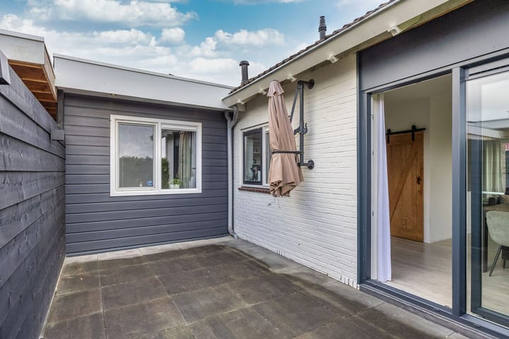 Photo 23 of De Helling 43