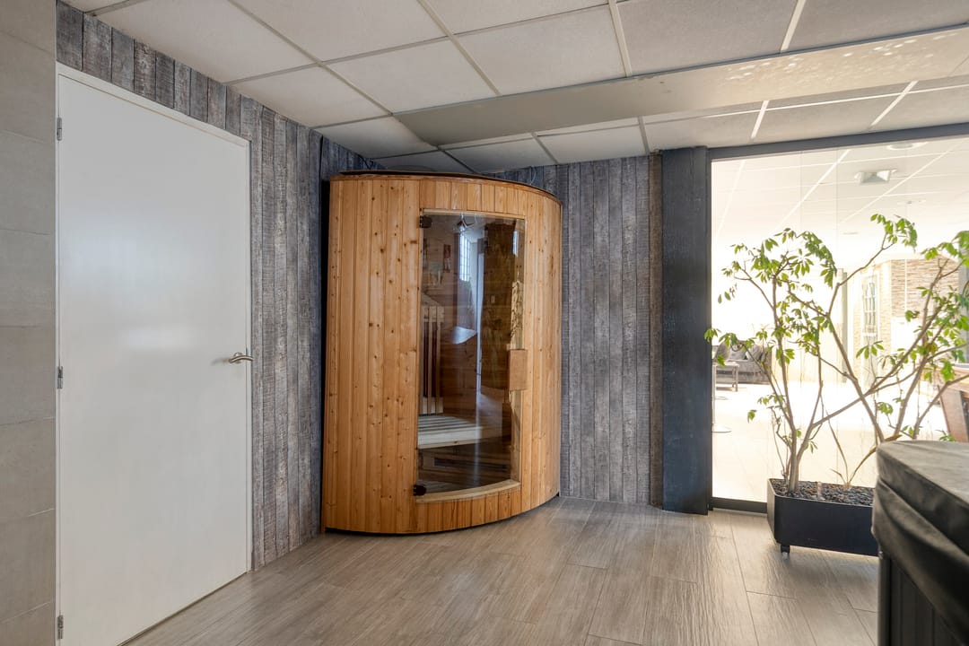 Photo 43 of Larenseweg 23