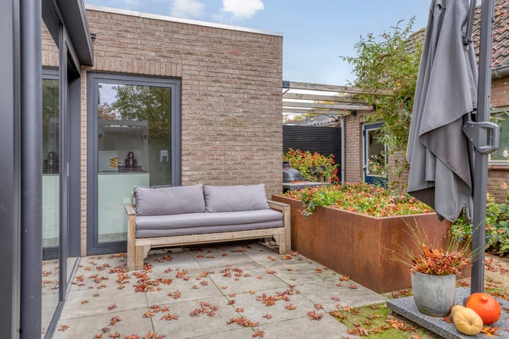 Photo 38 of Saturnusstraat 33