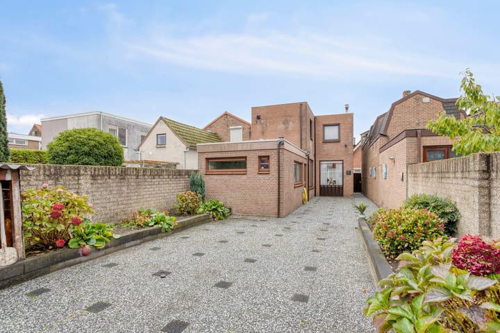 Foto 31 van Voorstraat 49