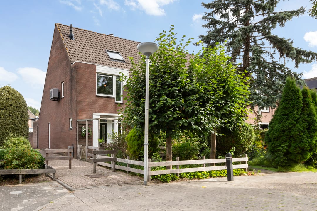 Foto 2 van Leeuwenburg 8