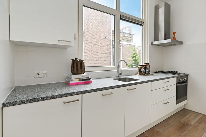 Photo 17 of Pijnboomstraat 40