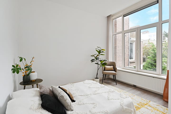 Photo 21 of Pijnboomstraat 40