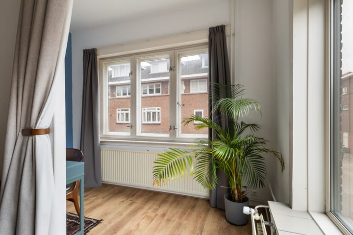 Photo 41 of Jan van Scorelstraat 141