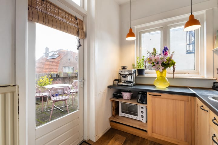 Photo 49 of Jan van Scorelstraat 141