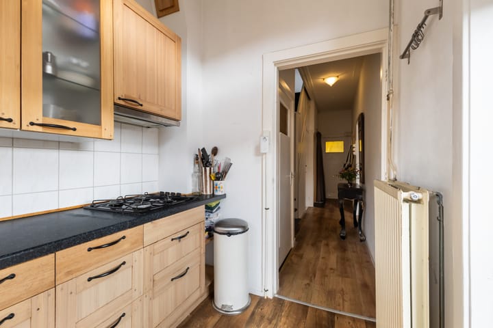 Photo 50 of Jan van Scorelstraat 141