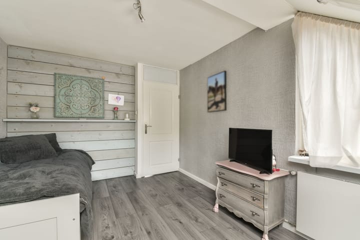 Foto 13 van Wakerstraat 53