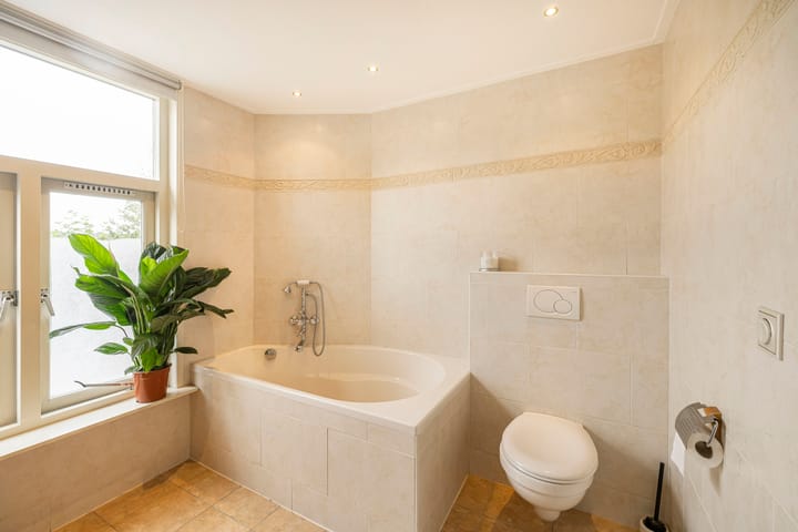 Photo 21 of Beatrixstraat 39