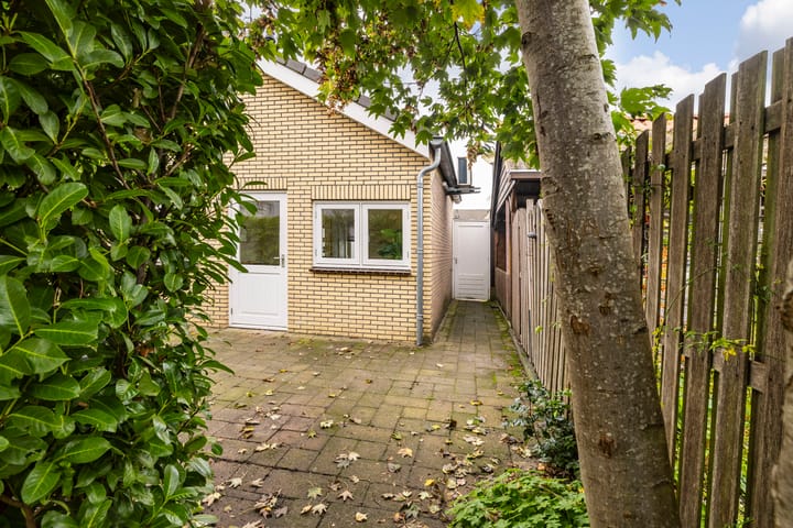 Photo 27 of Beatrixstraat 39