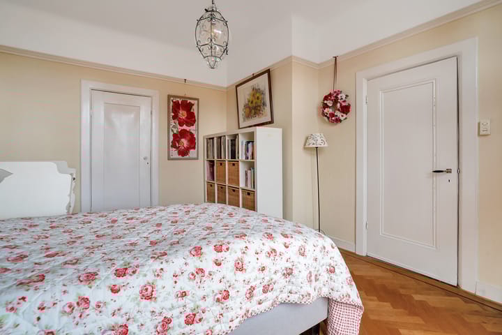 Photo 35 of Kortenaerstraat 14