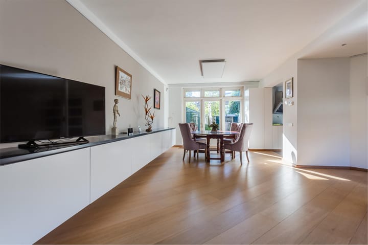 Foto 20 van Albertine Agneslaan 8