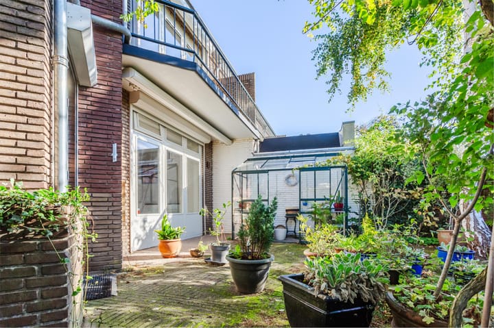 Foto 66 van Albertine Agneslaan 8