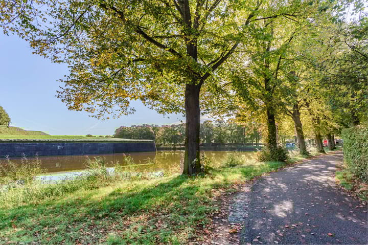 Foto 72 van Albertine Agneslaan 8