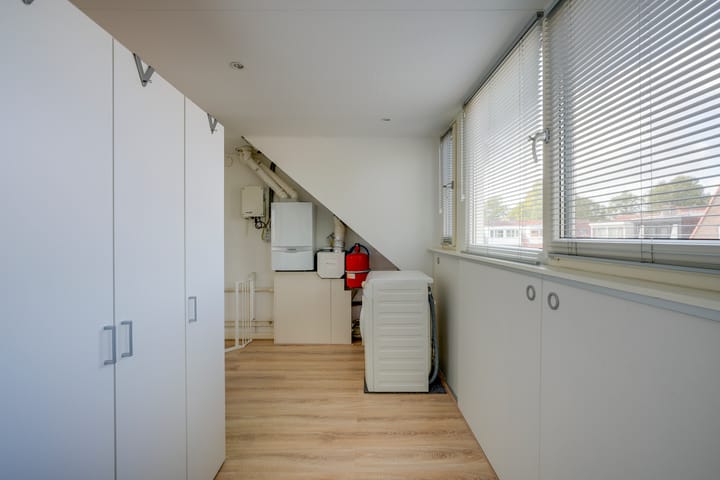 Photo 37 of Sweder van Zuylenweg 72