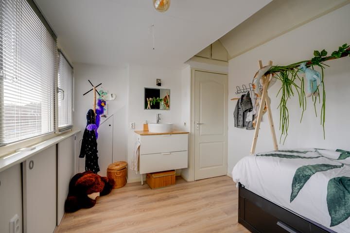 Photo 40 of Sweder van Zuylenweg 72