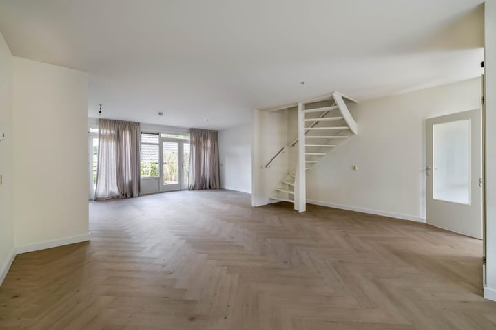 Foto 8 van Van der Waalslaan 9