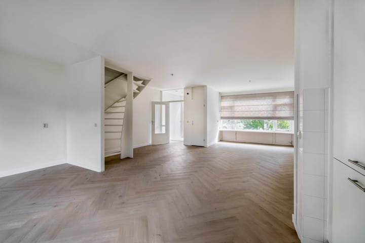 Foto 9 van Van der Waalslaan 9