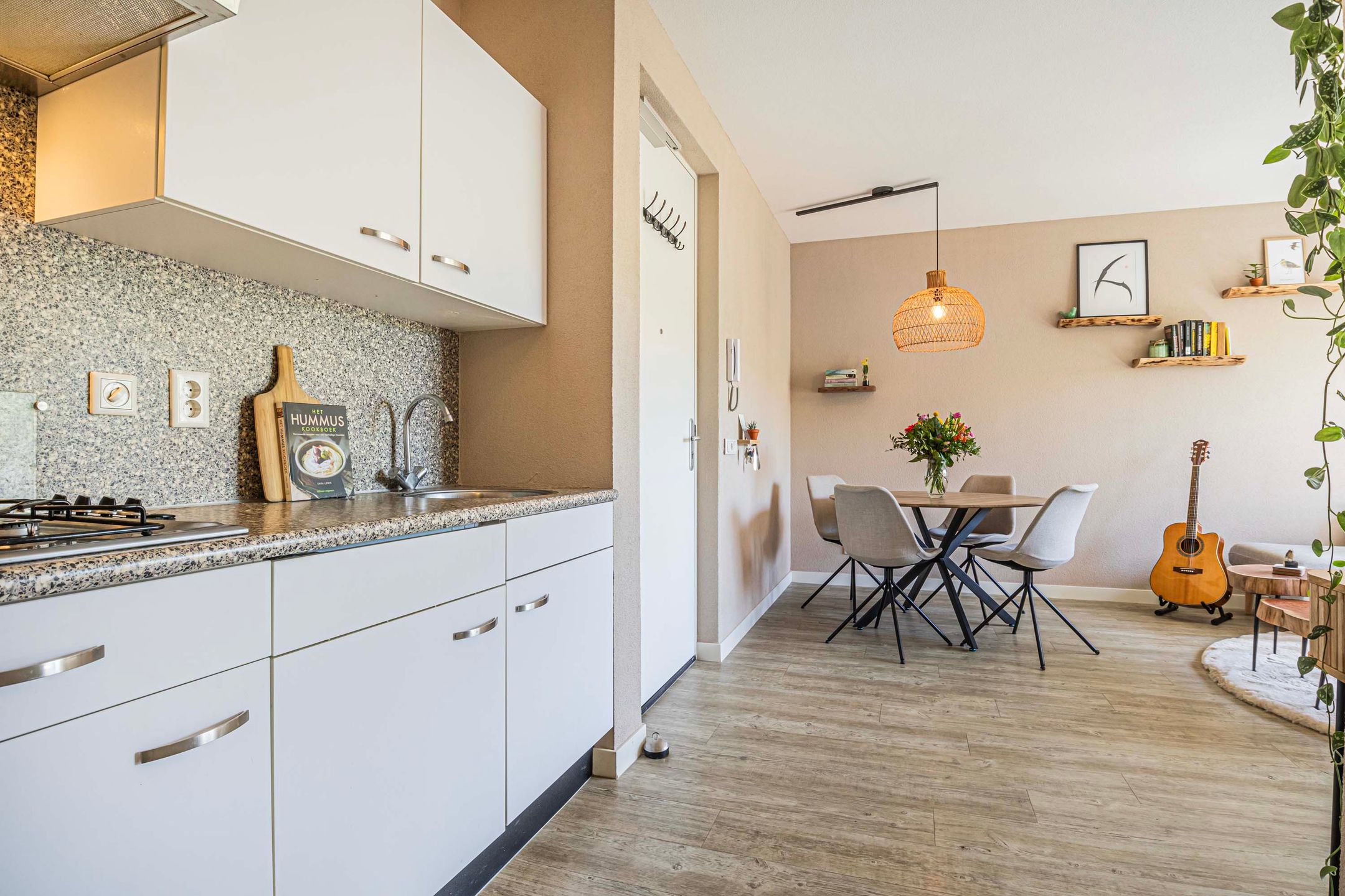 Foto 9 van Stationsplein 12-B