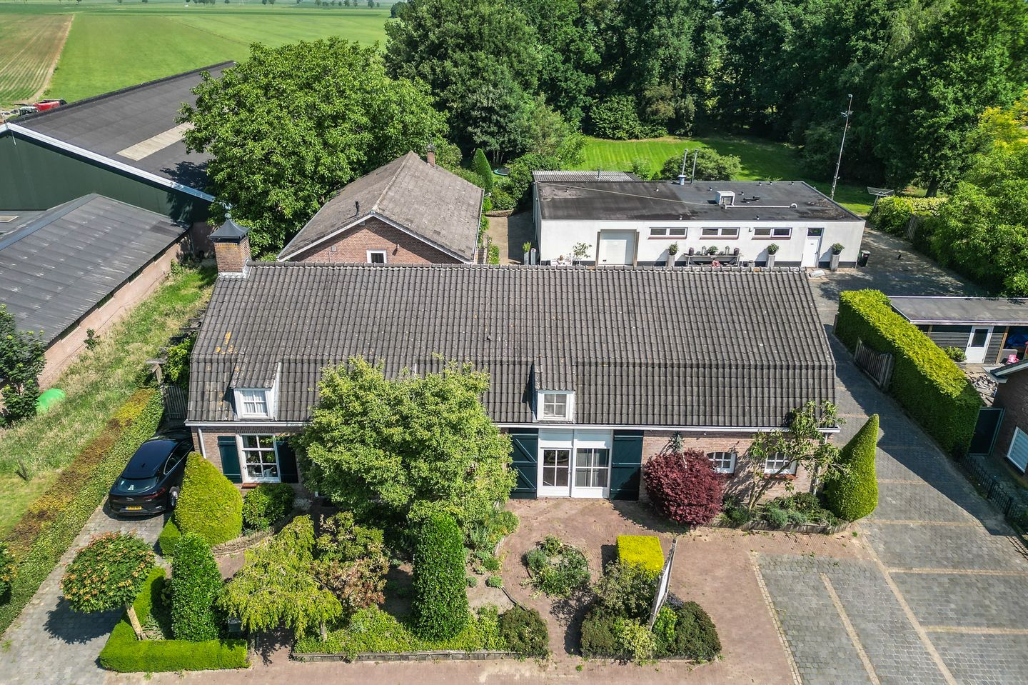 View photo 1 of Broekstraat 8