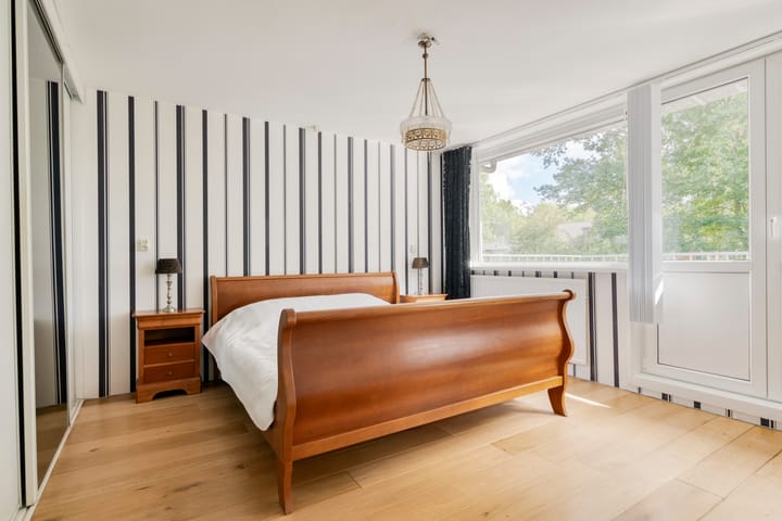 Foto 15 van Schweitzerstraat 64