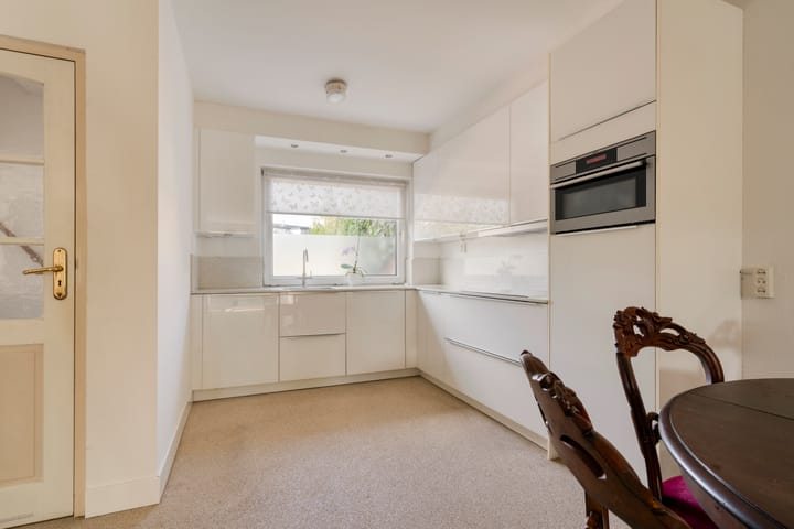 Foto 8 van Schweitzerstraat 64