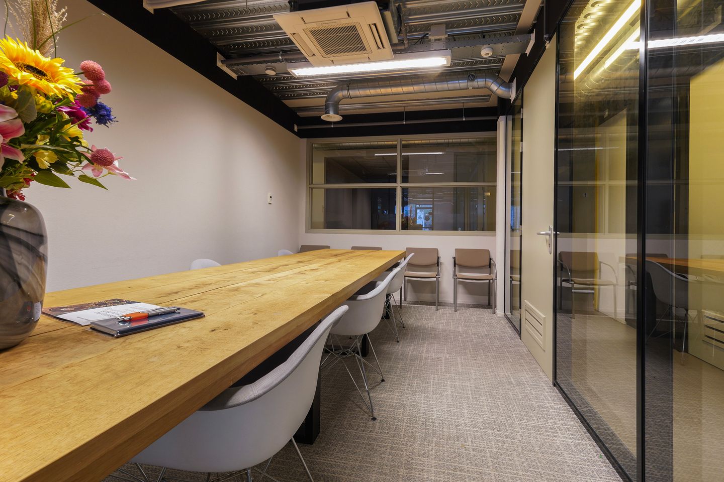 View photo 1 of Veemarktstraat 34