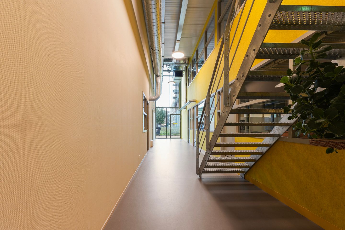 View photo 3 of Veemarktstraat 34