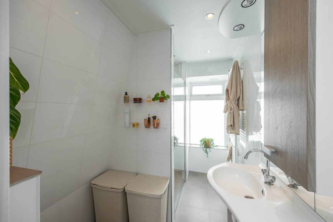 Photo 28 of Westerhavenstraat 17