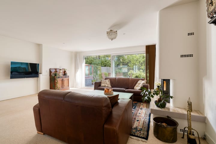 Photo 2 of Schweitzerstraat 64